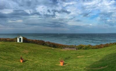 הצריף ליד הים